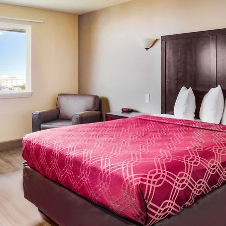 Econo Lodge Newport-3