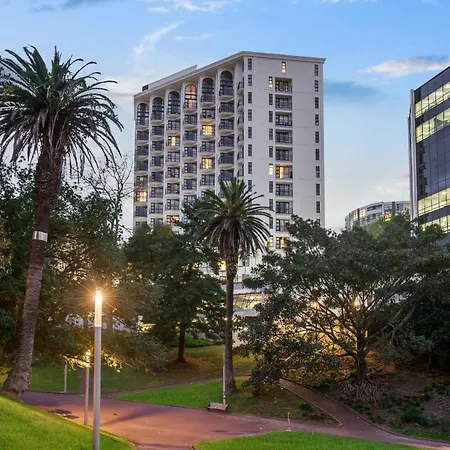 Parkside Hotel & Apartments-3