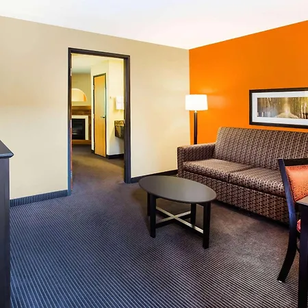 Americinn By Wyndham Menomonie-3