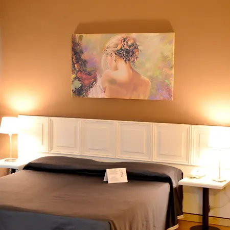 Hotel President-2