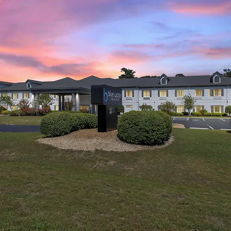 Blue Water Inn & Suites BW Signature Collection-3