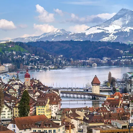 Renaissance Lucerne Hotel-2