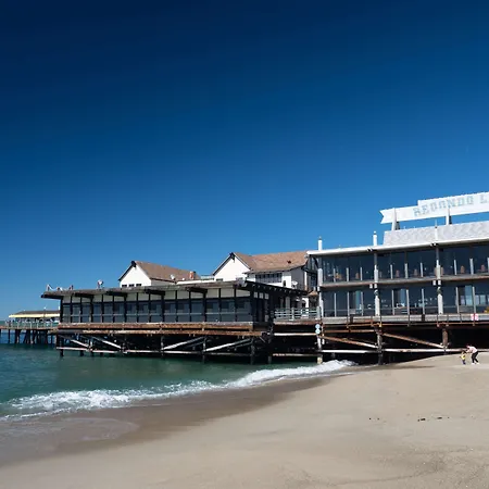 Ramada By Wyndham Redondo Beach-3