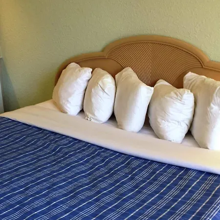 Cocoa Beach Suites Hotel-3