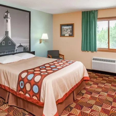 Super 8 By Wyndham Shipshewana-2