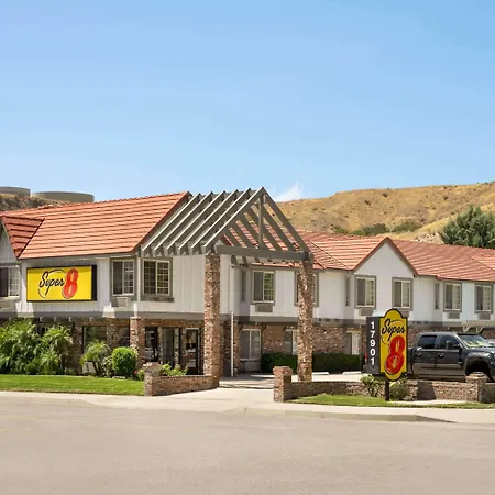 Super 8 By Wyndham Santa Clarita/Valencia-2