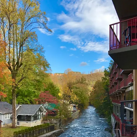 Baymont By Wyndham Gatlinburg On The River-2