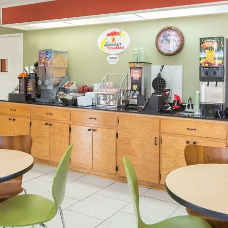 Super 8 By Wyndham Dothan-3
