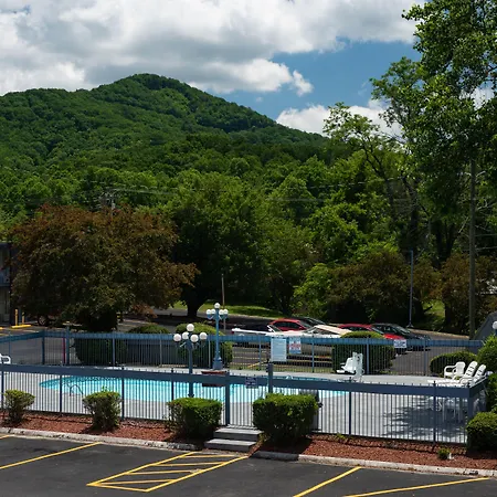 Super 8 By Wyndham Black Mountain Asheville East-2
