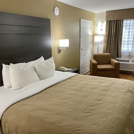 Quality Inn Branson - Hwy 76 Central-2