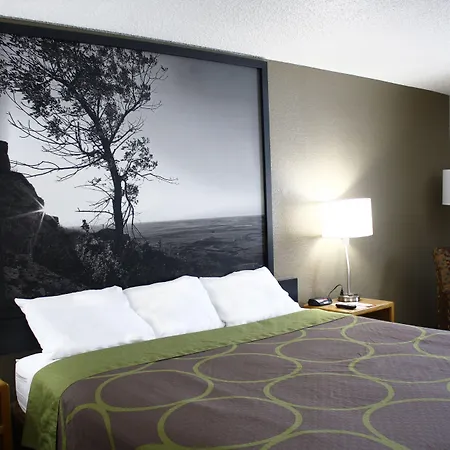 Super 8 By Wyndham Jamestown-3