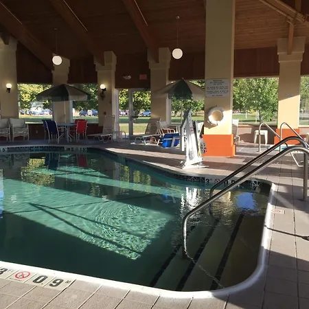 Baymont By Wyndham Pella-2