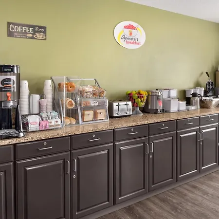 Super 8 By Wyndham Sioux Falls-3