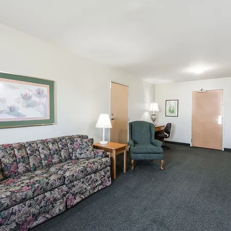 Super 8 By Wyndham Hagerstown/Halfway Area-2