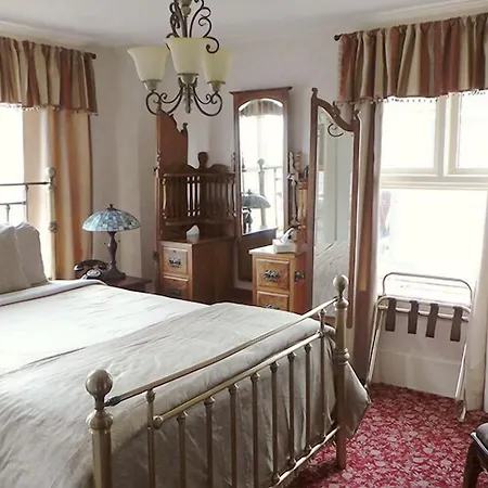 Van Gilder Hotel-3
