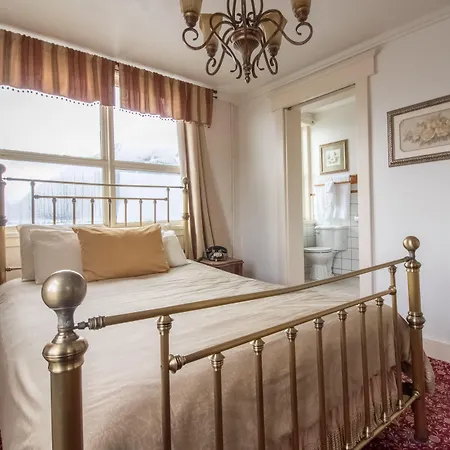 Van Gilder Hotel-2