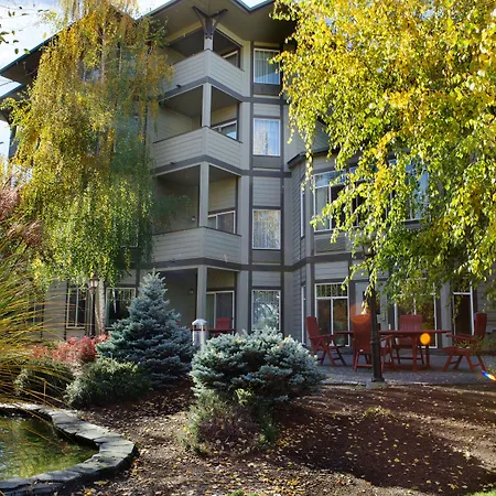 Plaza Inn & Suites At Ashland Creek-3