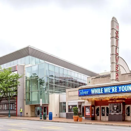 Travelodge By Wyndham Silver Spring-2