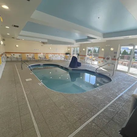 Comfort Inn & Suites Akron South-2
