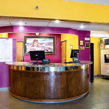 Rodeway Inn & Suites Monticello-3