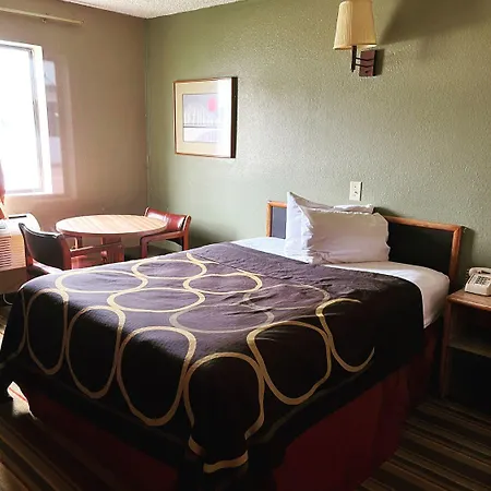 Super 8 By Wyndham Blackwell-2