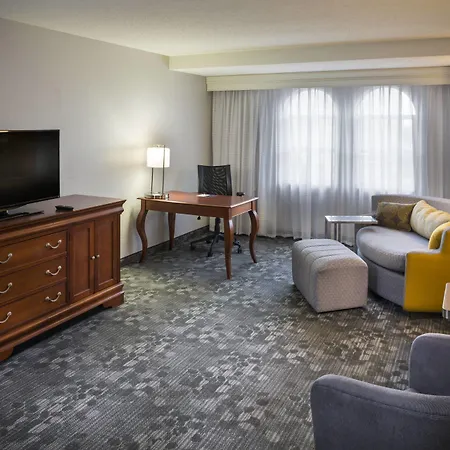 Courtyard By Marriott Norfolk Downtown-2