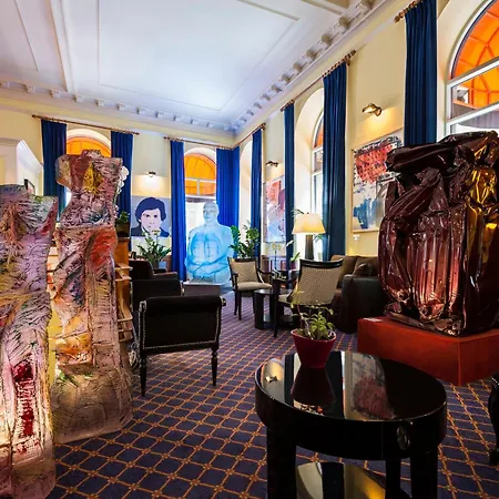 Lhotel-3