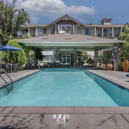 Hampton Inn Ukiah-2
