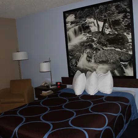 Super 8 By Wyndham East Stroudsburg - Poconos-3