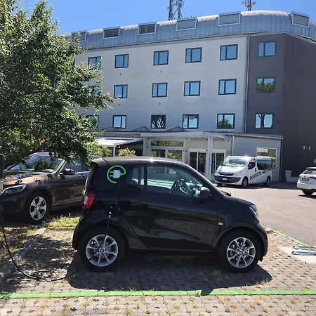 Smart Hotel Holiday-2