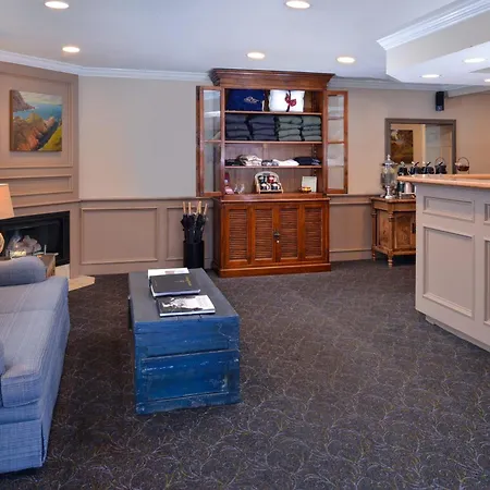 Sand Pebbles Inn-3