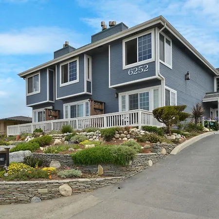 Sand Pebbles Inn-2