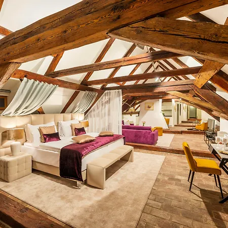 Bellevue Hotel Cesky Krumlov-3
