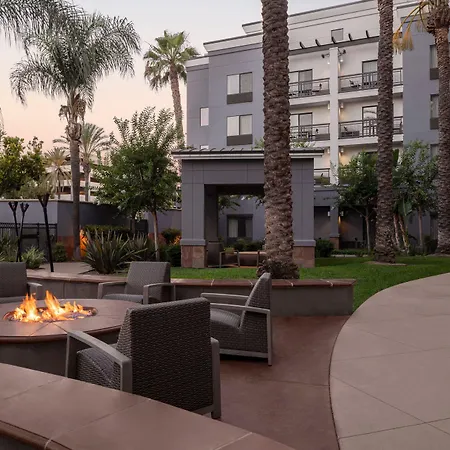 Courtyard Los Angeles Burbank Airport-2