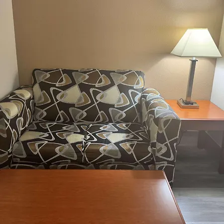 Hotel Piney Woods-3
