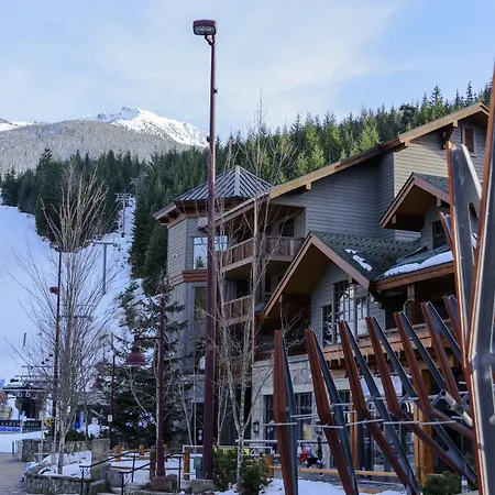 First Tracks Lodge, By Lodging Ovations-3