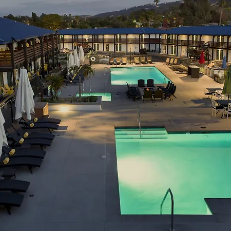 Lakehouse Resort-2