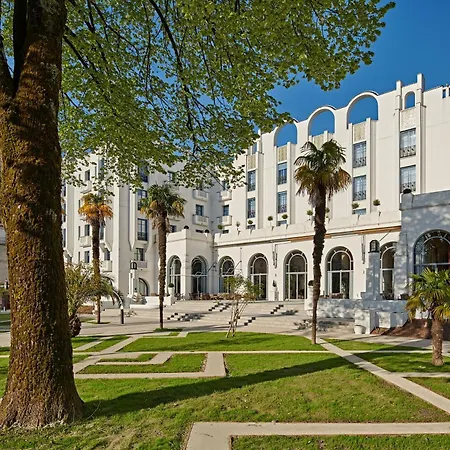 Hotel&Spa Vacances Bleues Le Splendid-3