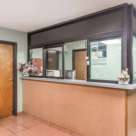 Super 8 By Wyndham O'Fallon Mo/St. Louis Area-2