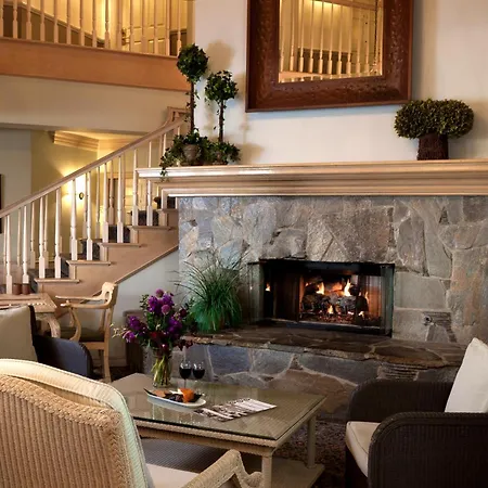 Blue Lantern Inn, A Four Sisters Inn-2