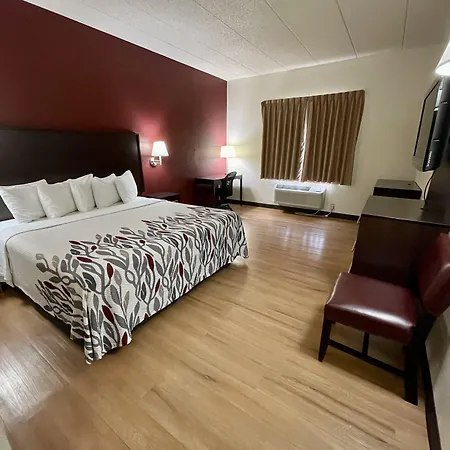 Red Roof Inn Sandusky - Milan-2