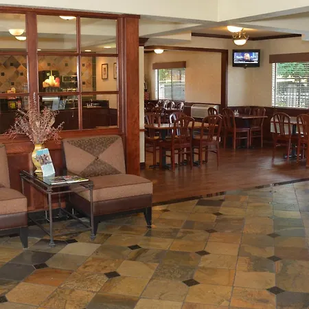Baymont By Wyndham Yakima Riverfront-3