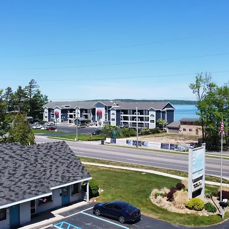 Traverse Bay Inn-3