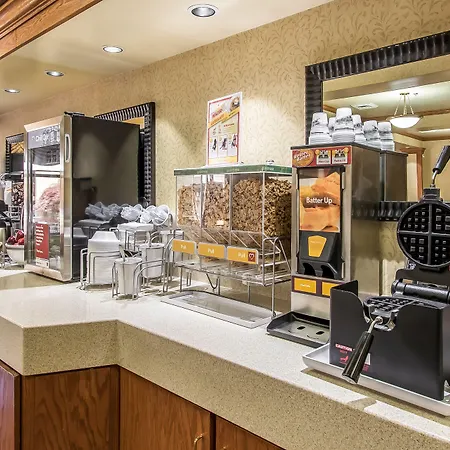 Comfort Suites Rolla-3