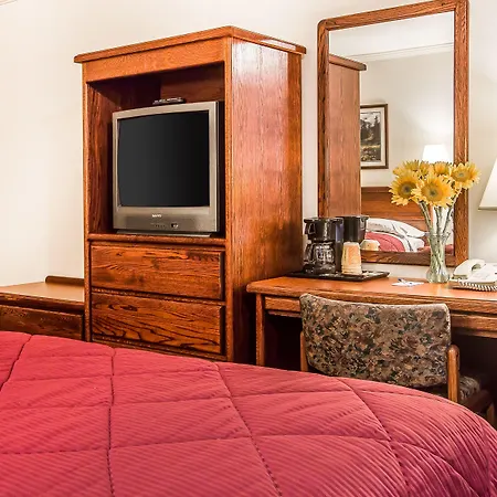 Travelodge By Wyndham Livingston-3