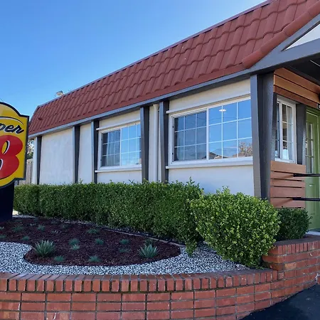 Super 8 By Wyndham Monterey-2