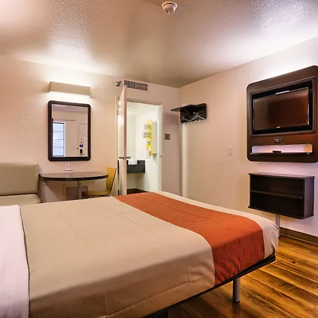 Super 8 By Wyndham Petaluma-3