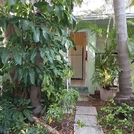 Alexander Palms Court - No Hidden Resort Fees!-3
