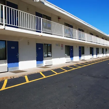Motel 6-Chicopee, Ma - Springfield-2