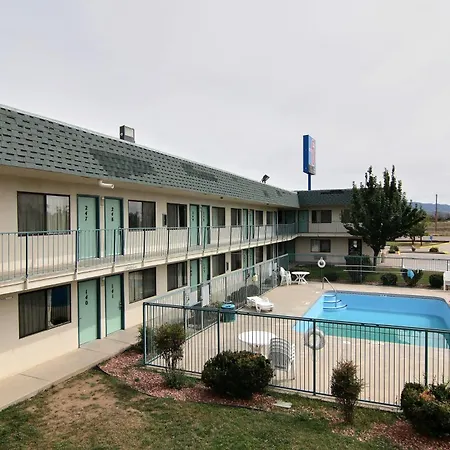 Travelodge By Wyndham Raton-2
